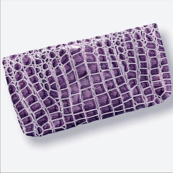 FAUX CROC CLUTCH GLOSSY PURPLE - Picture 2 of 12